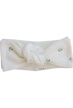 Berry head wrap with wider side spacing