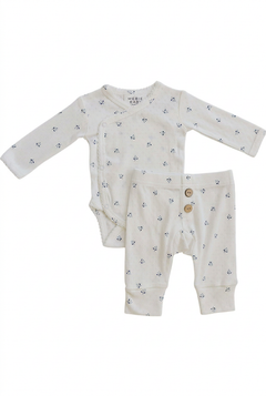 Berry Pointelle Layette Set with portrait spacing