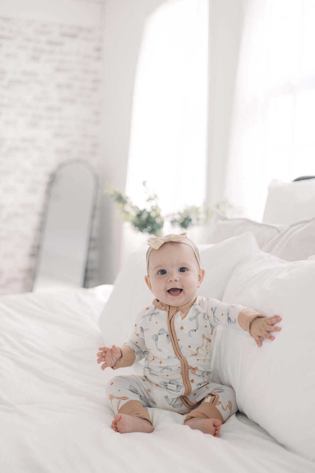 Ribbon Zipper Lounger | Milk & Baby