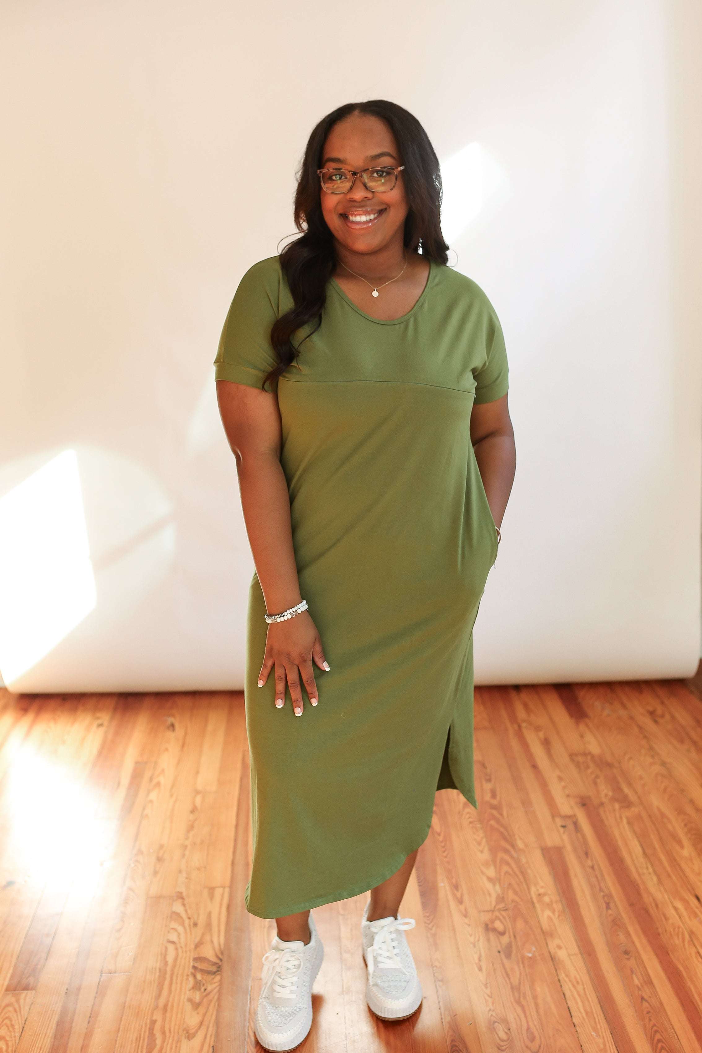 Invisible Zipper Midi Breastfeeding T-Shirt Dress | Milk & Baby