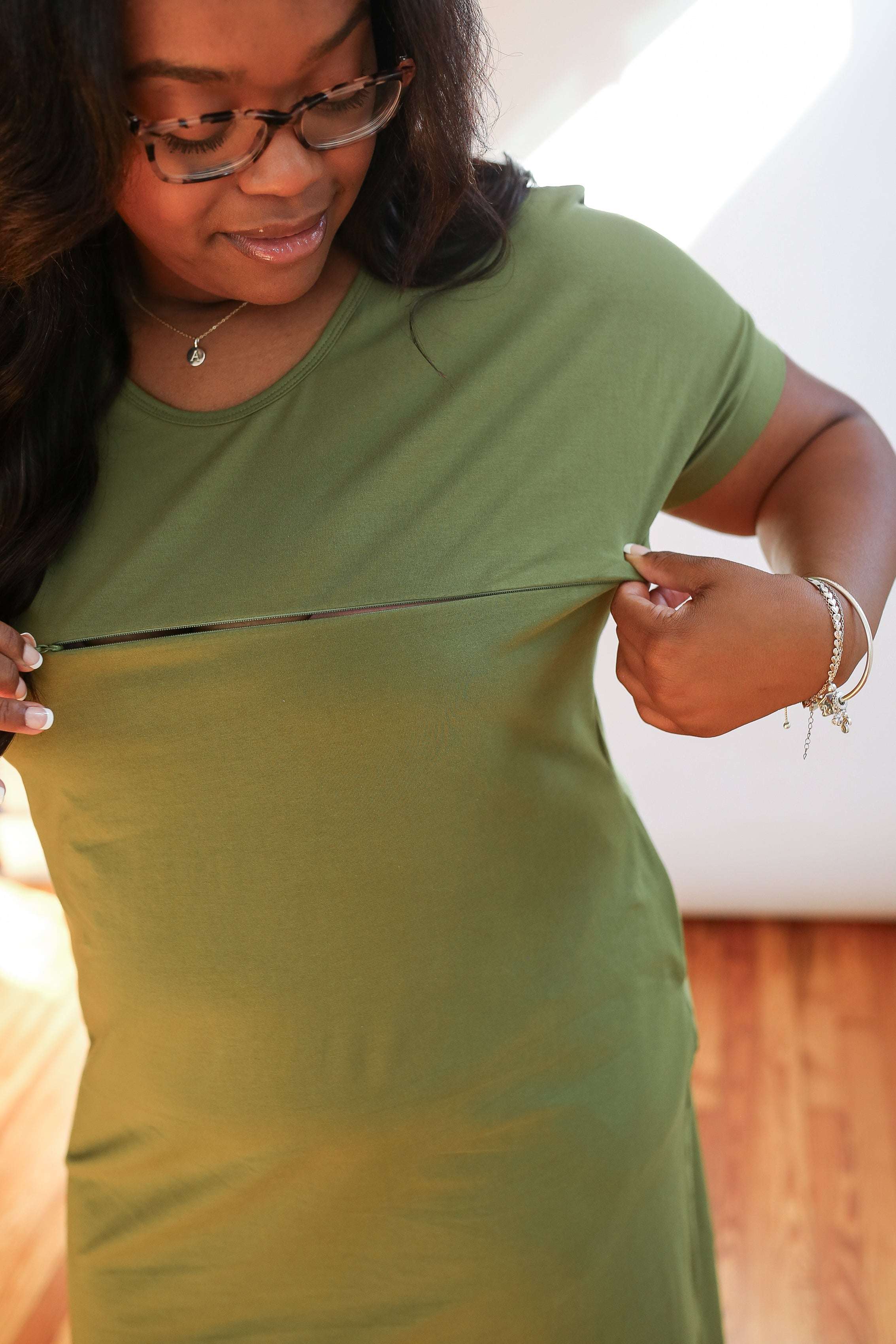 Invisible Zipper Midi Breastfeeding T-Shirt Dress | Milk & Baby