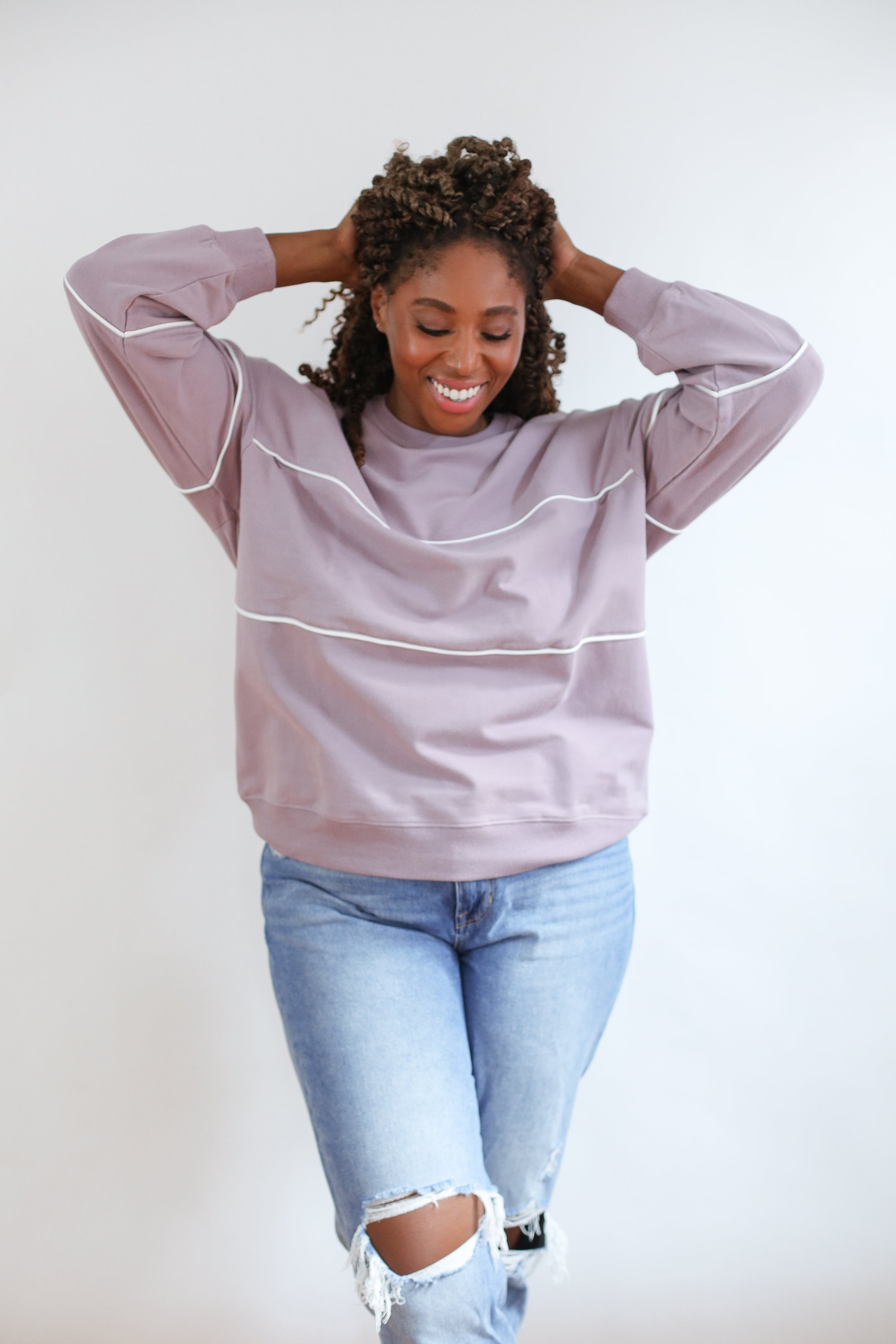 Relaxed Fit Invisible Zipper Breastfeeding Sweatshirt with Piping | Milk & Baby